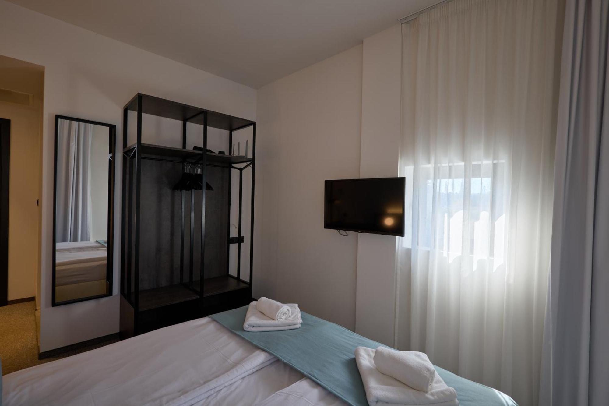 Bizarre Boutique Hotel Varna Ngoại thất bức ảnh