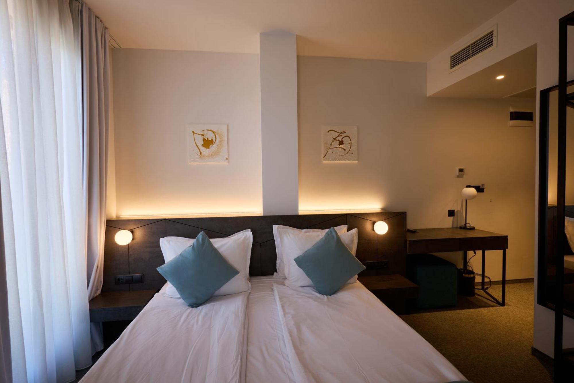 Bizarre Boutique Hotel Varna Ngoại thất bức ảnh